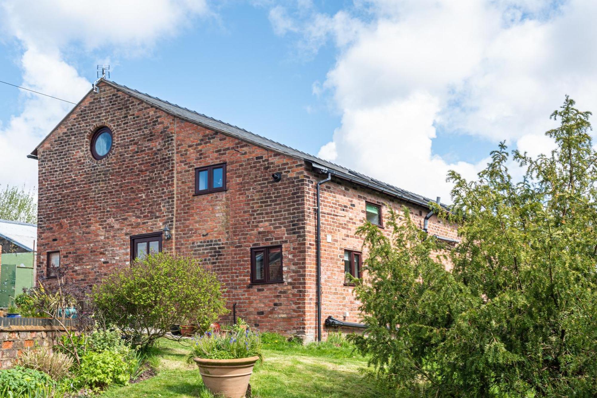 Brook Farm Barn Villa Frodsham Ngoại thất bức ảnh